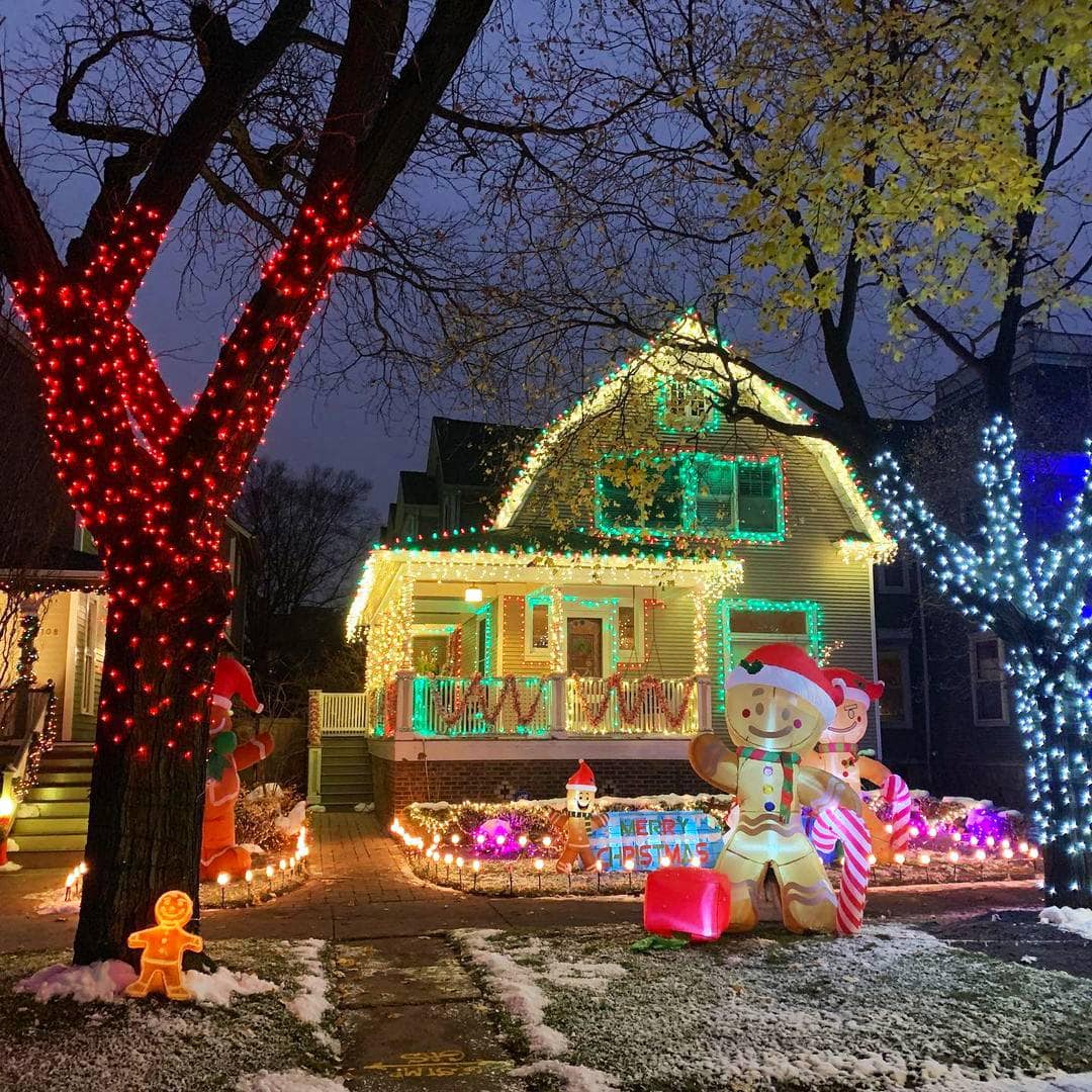 A Ravenswood home covered in holiday lights